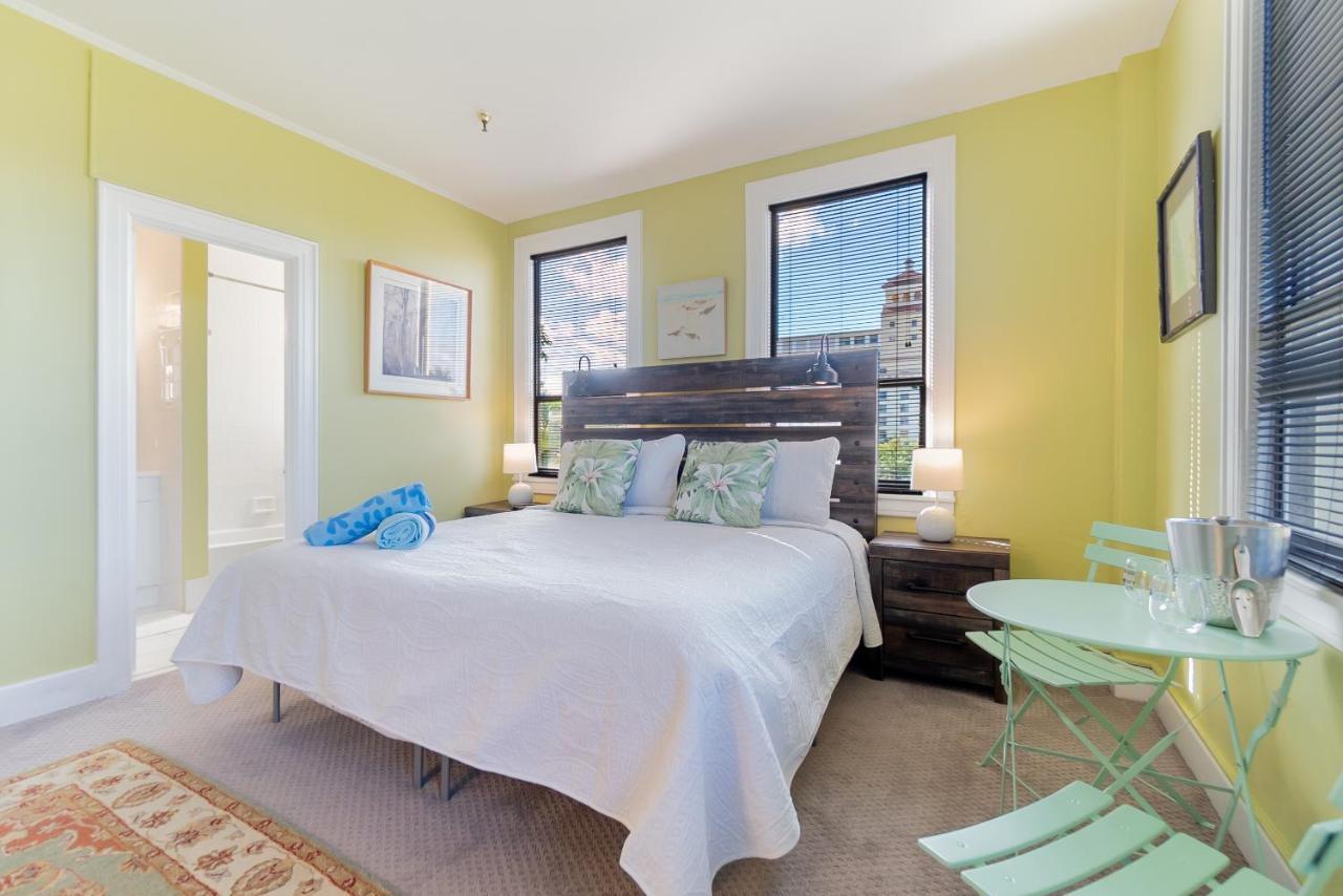 Palm Beach Island Condominiums Bagian luar foto