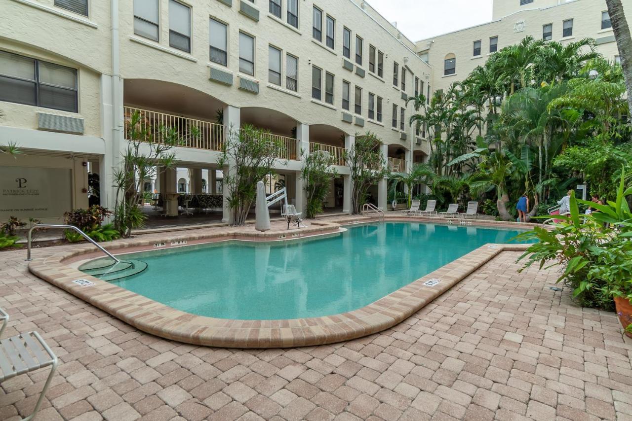 Palm Beach Island Condominiums Bagian luar foto