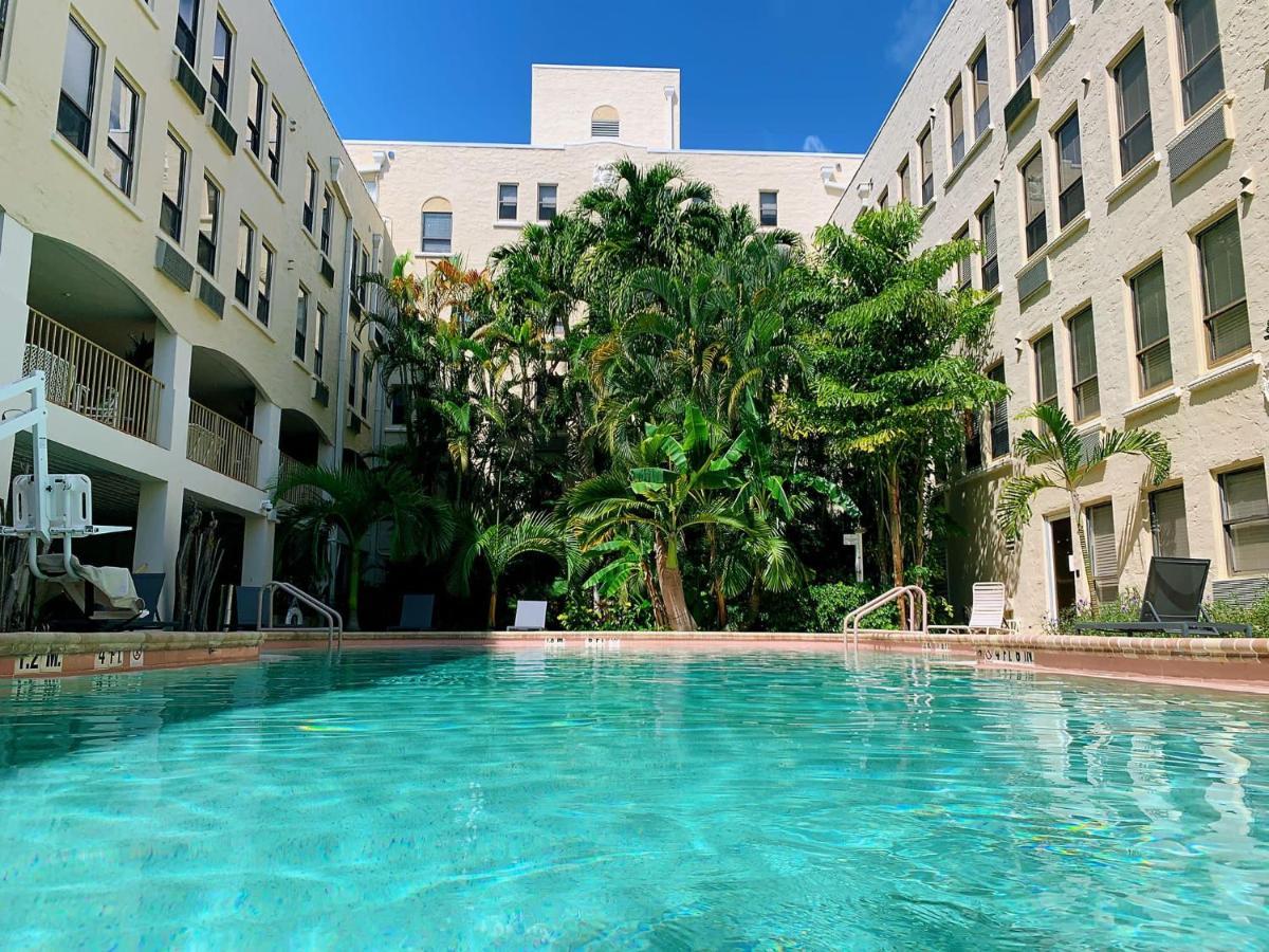 Palm Beach Island Condominiums Bagian luar foto