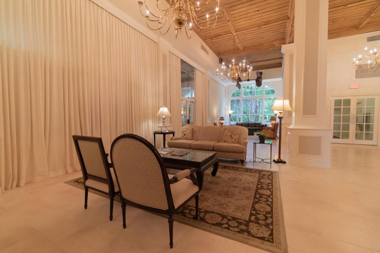 Palm Beach Island Condominiums Bagian luar foto