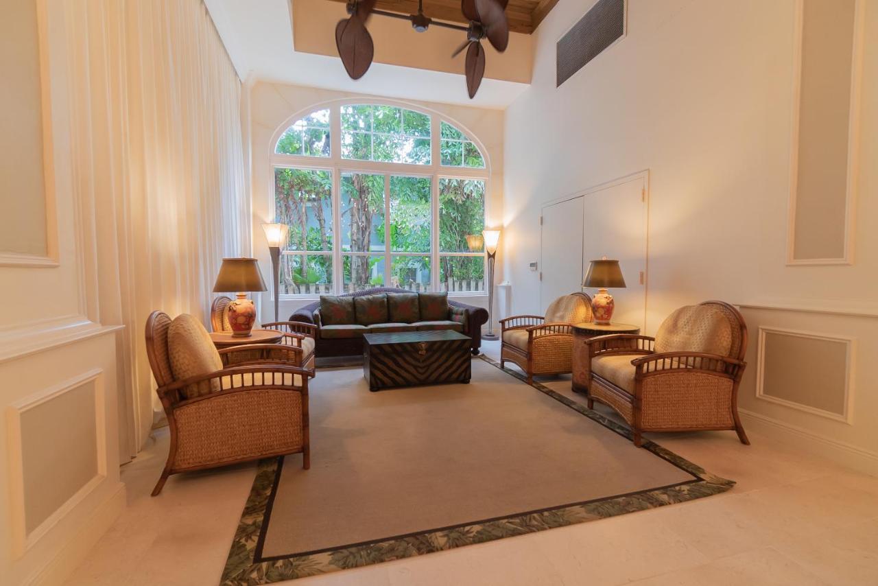 Palm Beach Island Condominiums Bagian luar foto